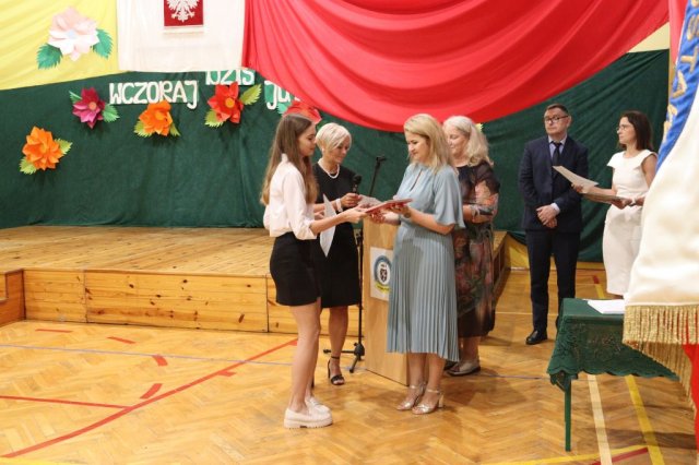 b_1024_768_0_00_images_2022_2023_Zakonczenie_347647212_727424009185550_8917729979140440158_n